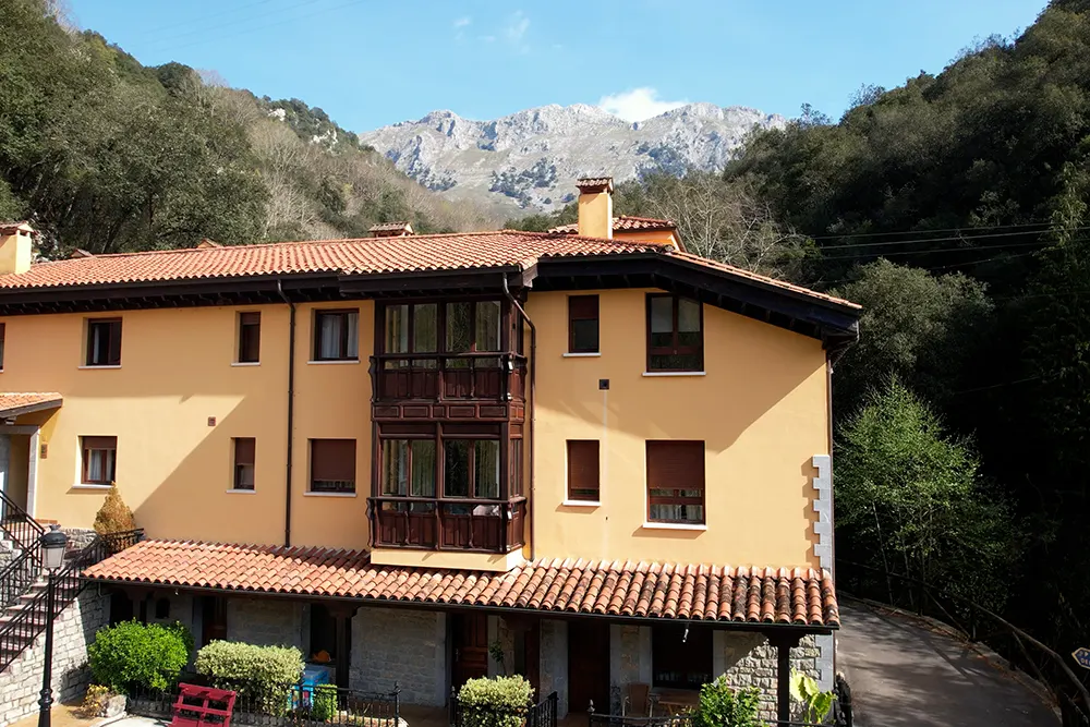 Hotel La Molinuca en Picos de Europa Asturias habitaciones con vistas al Cares